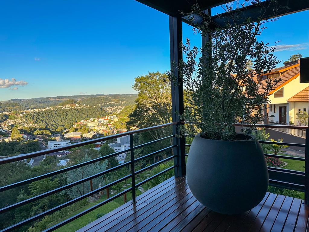 Varanda com Vista para as Montanhas