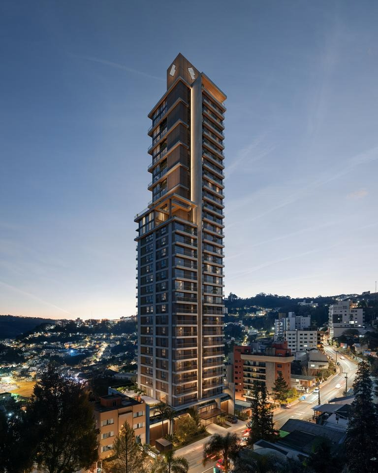 Torre ao anoitecer